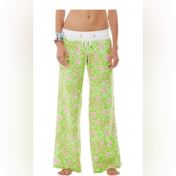 Lilly Pulitzer Pants - Lilly Pulitzer The Beach Pant in “ Sunnyside Lion “ Print size small